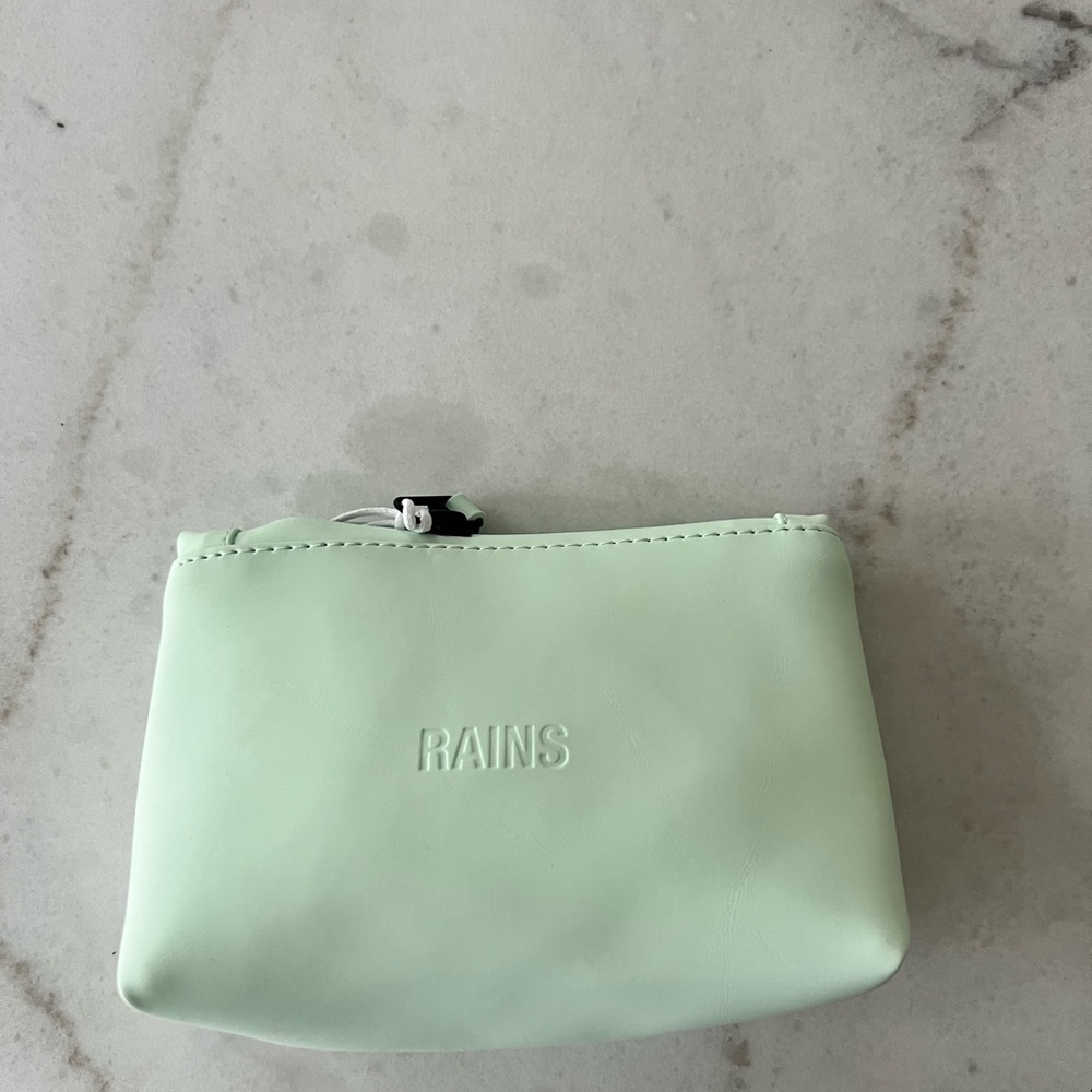 Rains Cosmetic Bag in Mineral